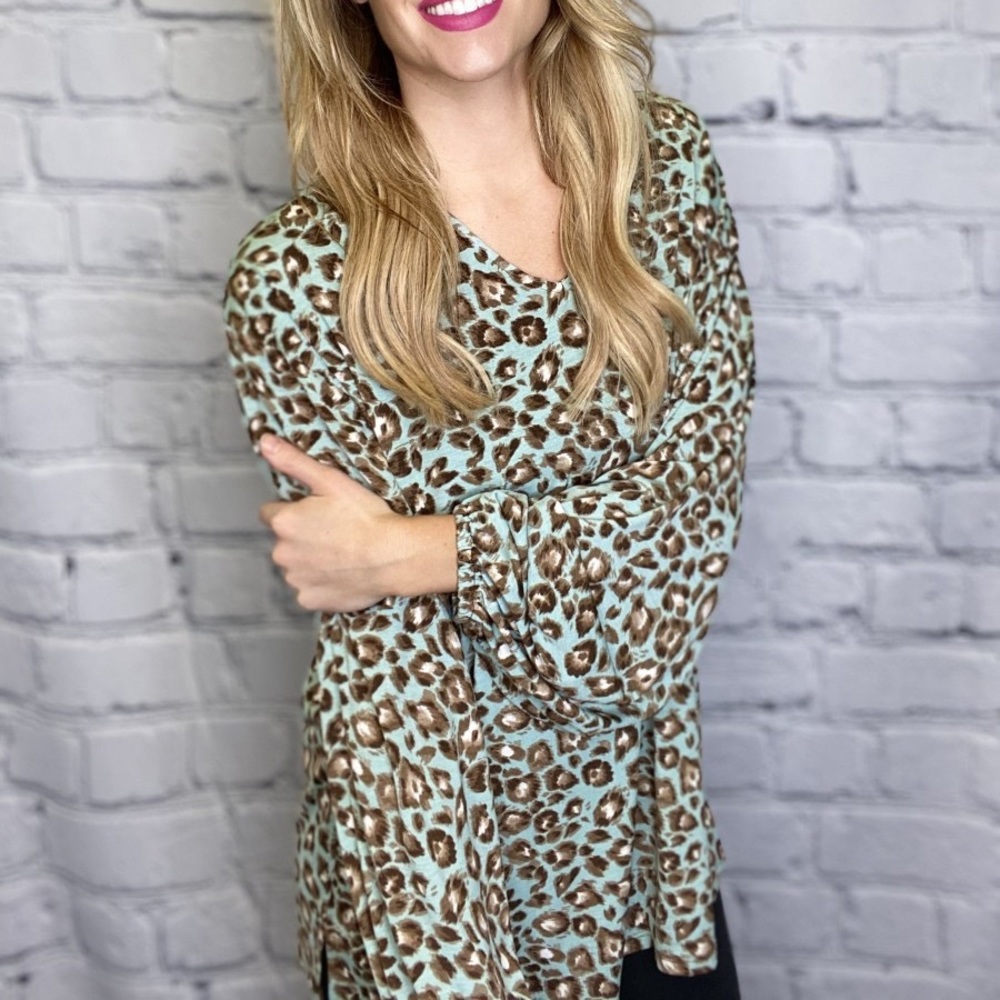 Teal leopard shirt